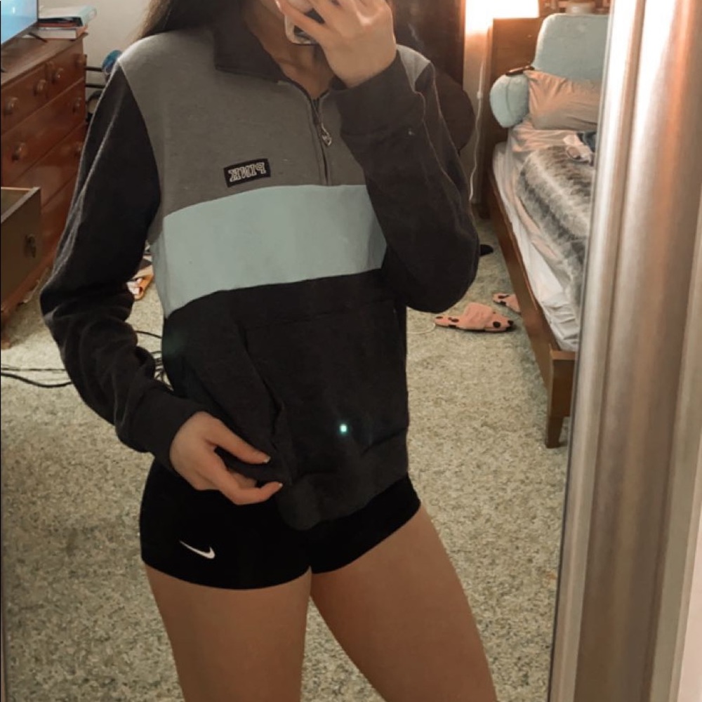 ✨Victoria’s Secret Sweater!✨